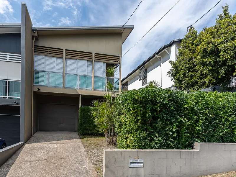 Modern 5 bedroom Bulimba luxury