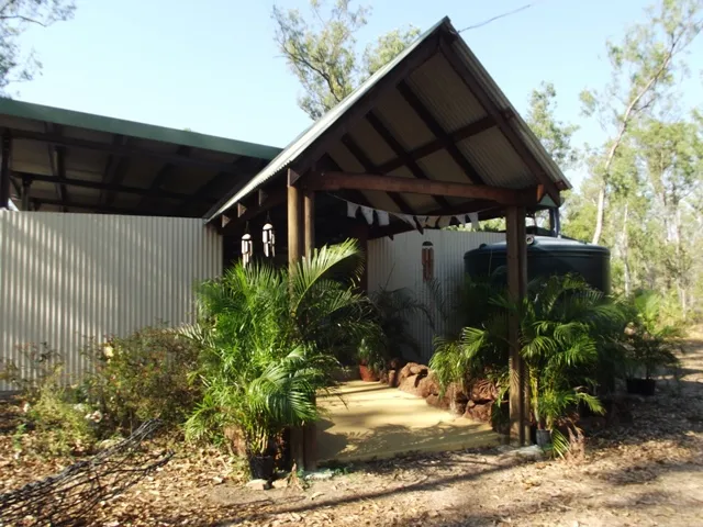 VERY PRIVATE TROPICAL LIVING ON 12.85HA AND ONLY 2 MINUTESS FROM THE BOAT RAMP