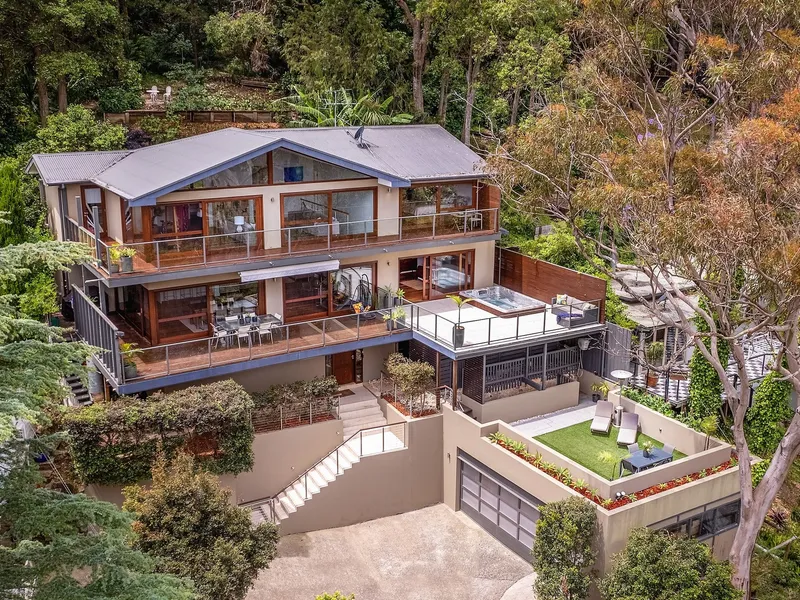 Coveted Lifestyle & Pittwater Views