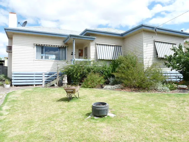 Easy Walk to main shops