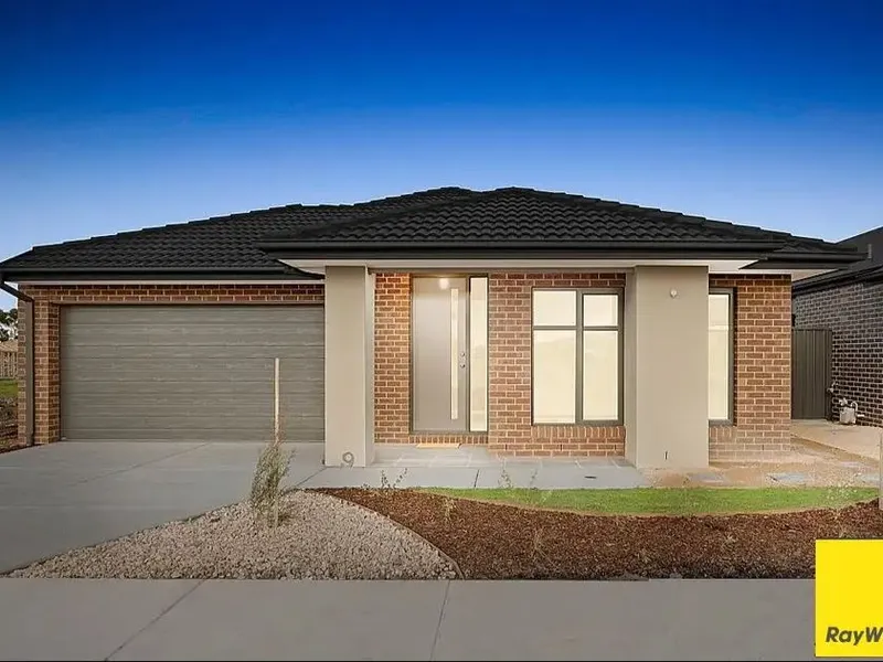 Brand New Metricon Built Home!!