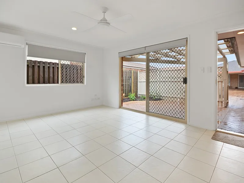 Refurbished Unit in Quiet Complex - 'The Meadows Carindale'