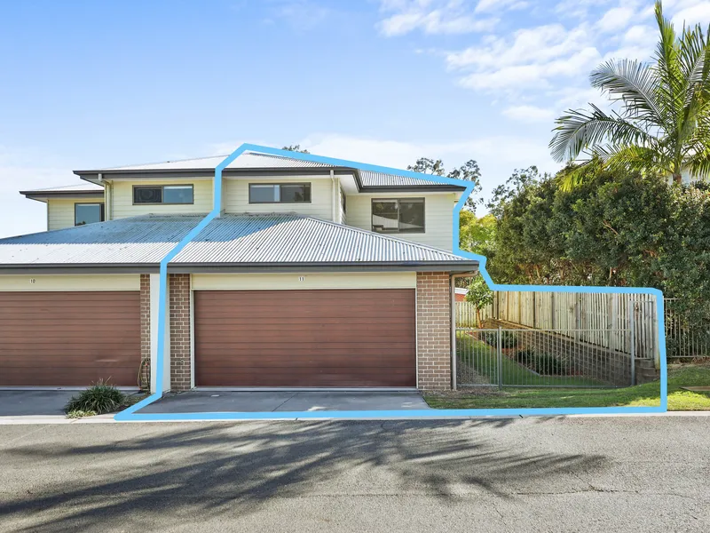 Huge Townhouse - Ready to Move Into!