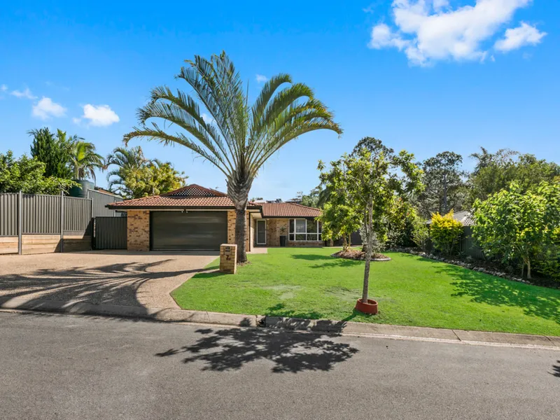 GREAT FAMILY HOME - GREAT LOCATION - GET READY FOR SUMMER!