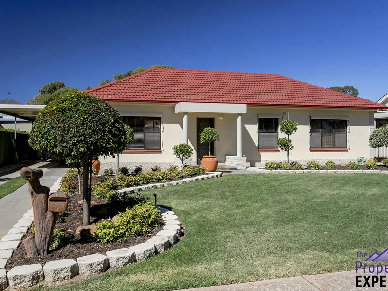 THAT PERFECT HOME BETWEEN THE CITY AND THE BEACH