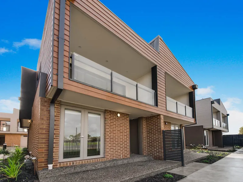 GREAT TOWNHOUSE GREAT LOCATION