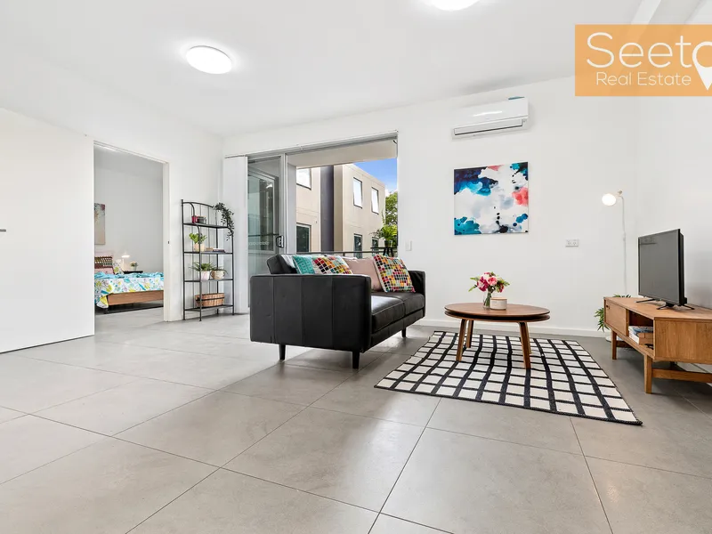 Over-sized 1 bedroom, Sunny and Quietly Positioned