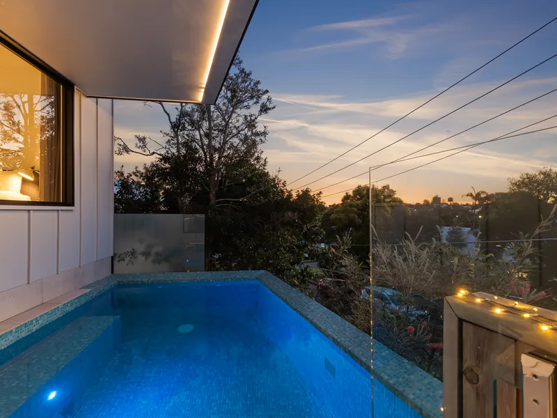 SEA CHANGE WITH A TREE CHANGE