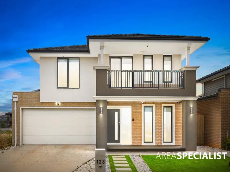 Listed AS- Almost Brand New 38sq ultra-modern luxury home in highly popular Harpley Estate!