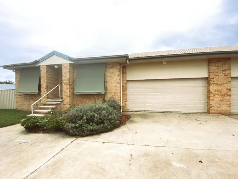 FURNISHED 3 BEDROOM APARTMENT IN GUNNEDAH CBD