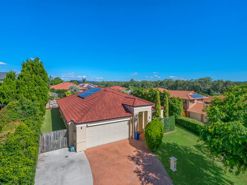 ​Lowset Luxury with Pool and Ducted Air-Conditioning, High on Capella !!
