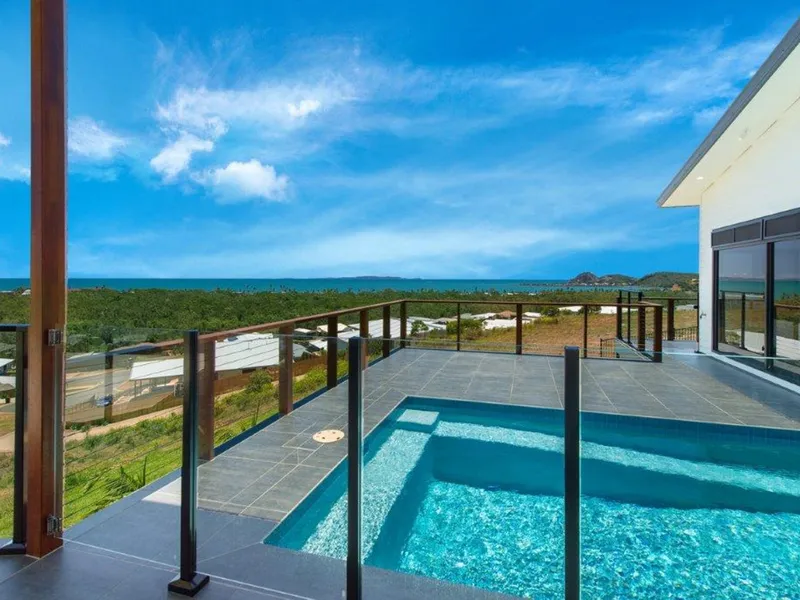 Luxury Living with Amazing Views!