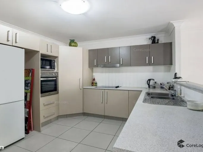 3 BEDROOM IN GEMVALE GLADES