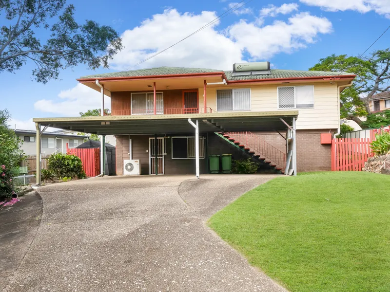 Modern Dual Living in Ferny Hills!