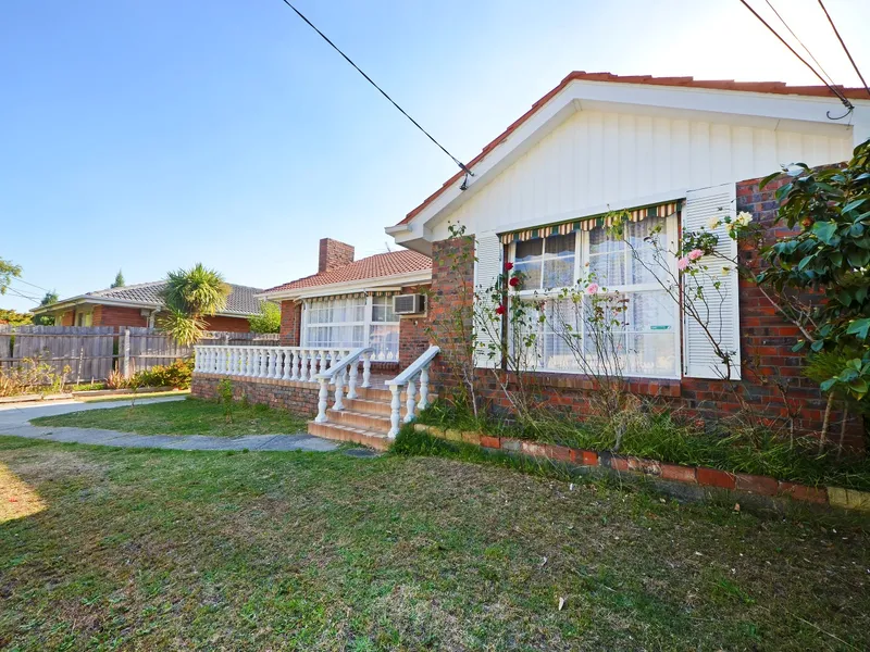 A CHARMING FAMILY HOME