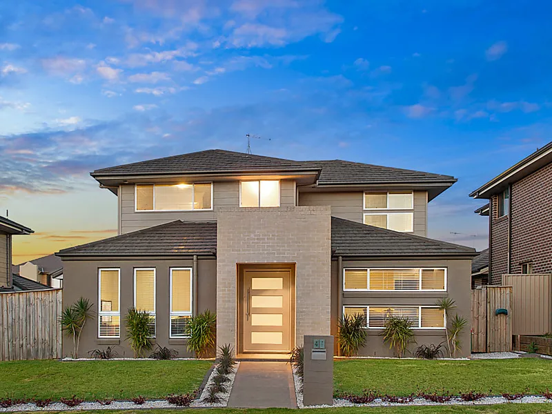 FAMILY HOME IN A SOUGHT AFTER LOCATION - DOUBLE GARAGE AT REAR