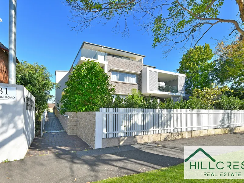 LUXURIOUS NEAR NEW 3 BEDROOM APARTMENT WITH FRONT YARD IN LINDFIELD