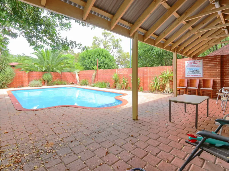 Top Floor, Corner Unit