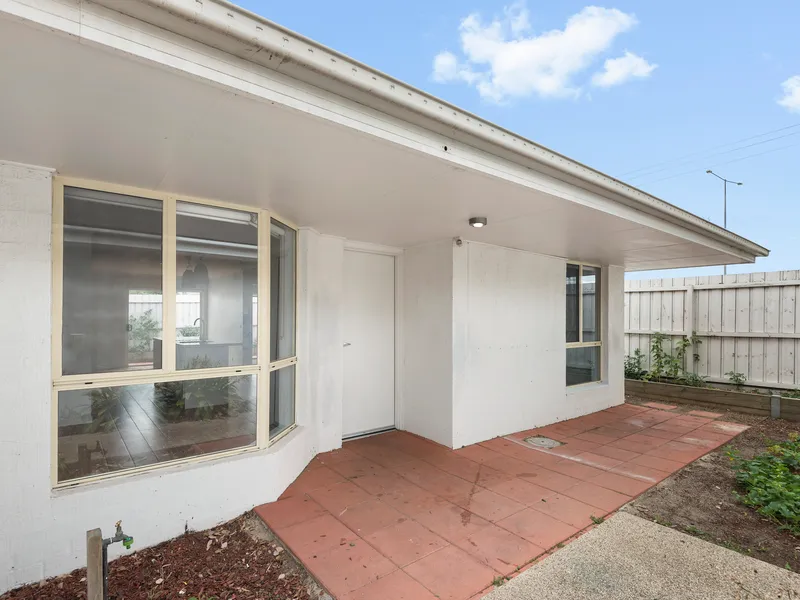 Close proximity to the Ring Road & local amenities including shops, schools and public transport!