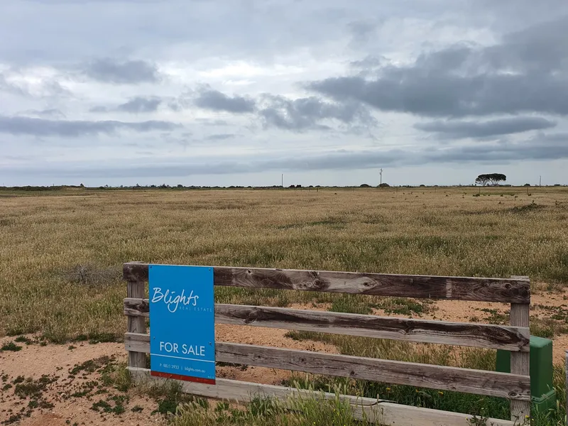 2 .5 ACRES ZONED RESIDENTIAL