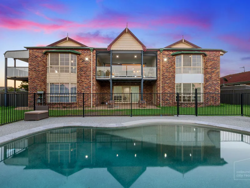 FULLY RENOVATED HOME, DUAL LIVING POTENTIAL WITH POOL ON 772M2