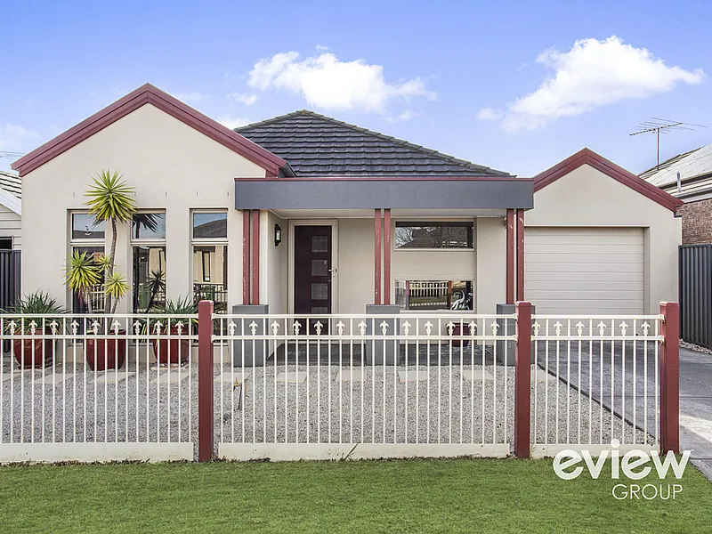 EASY CARE LAKESIDE LIVING - VALUE BUYING 