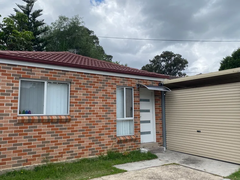Private Granny Flat in Prime Location!