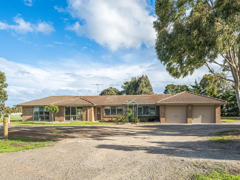 Family Home on Acreage!