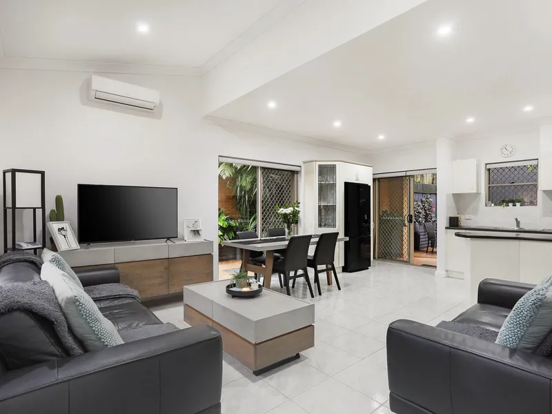 Modern Townhouse and Inner West Convenience