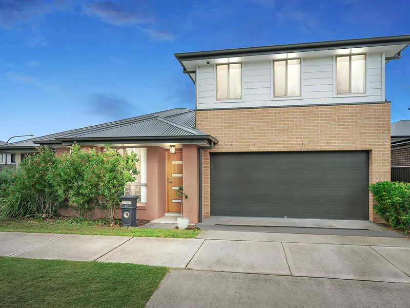 BEAUTIFUL DOUBLE STOREY HOME!