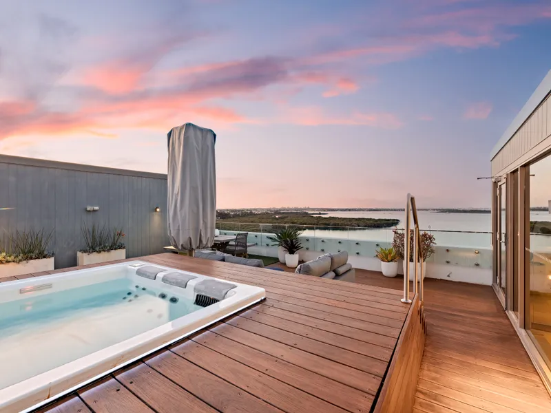 Luxurious North-Facing Penthouse in Woolooware Bay