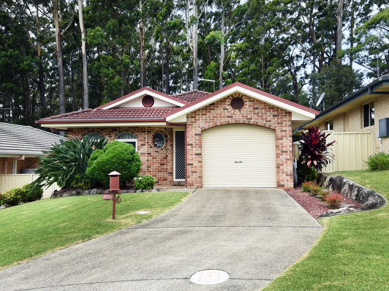 Picture Perfect three bedroom Home - Option for 6 or 12 month lease 