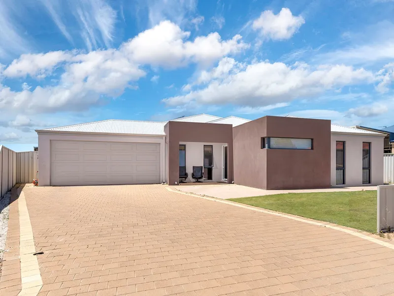 Spacious Family Home located in a well established Suburb.