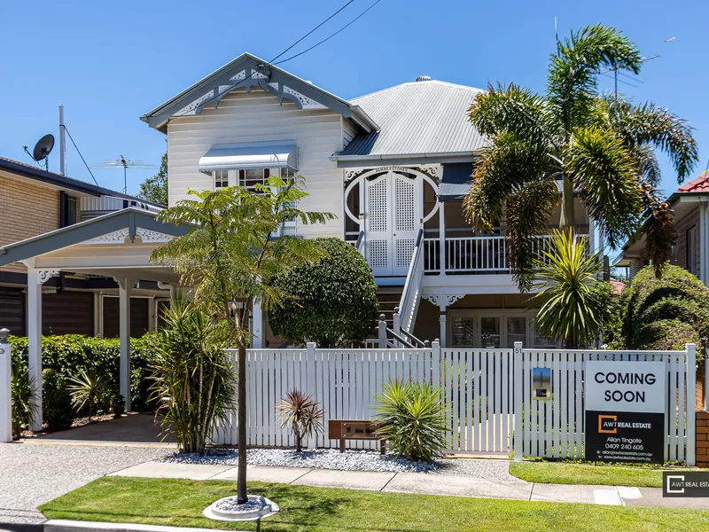 Queenslander Tastefully Renovated With A Modern Twist.