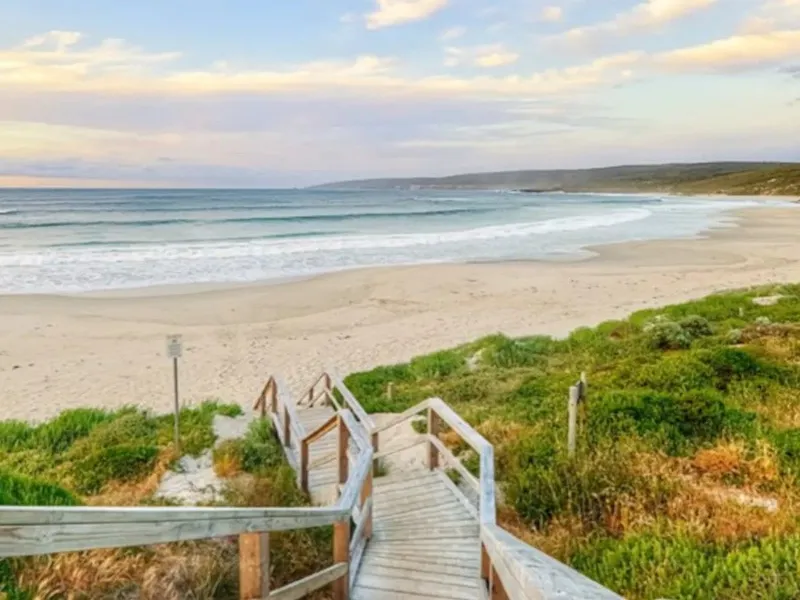 Luxury Beach Lifestyle with an Income