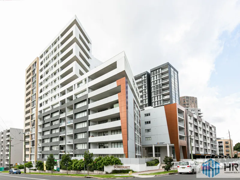 Oversize 3 bedroom plus study for sale (Entrance via 1 James street)