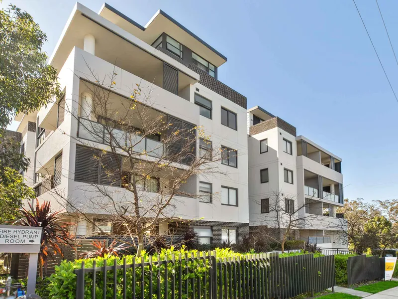 Oversized two bedrooms in a quite street