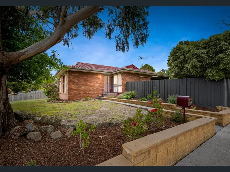 Luxurious Living Awaits at 6 Wentworth Avenue, Rowville