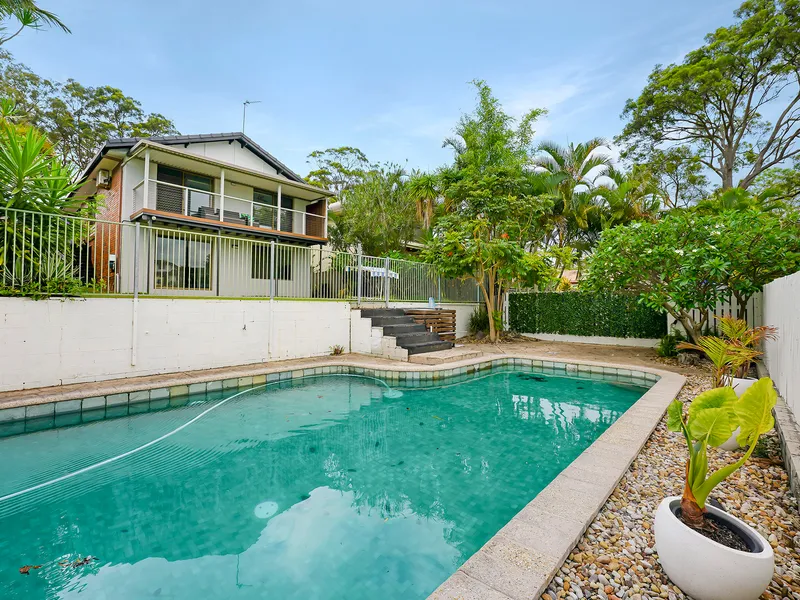 PERFECT DUAL LIVING HOME IN HIGHLY-SOUGHT 