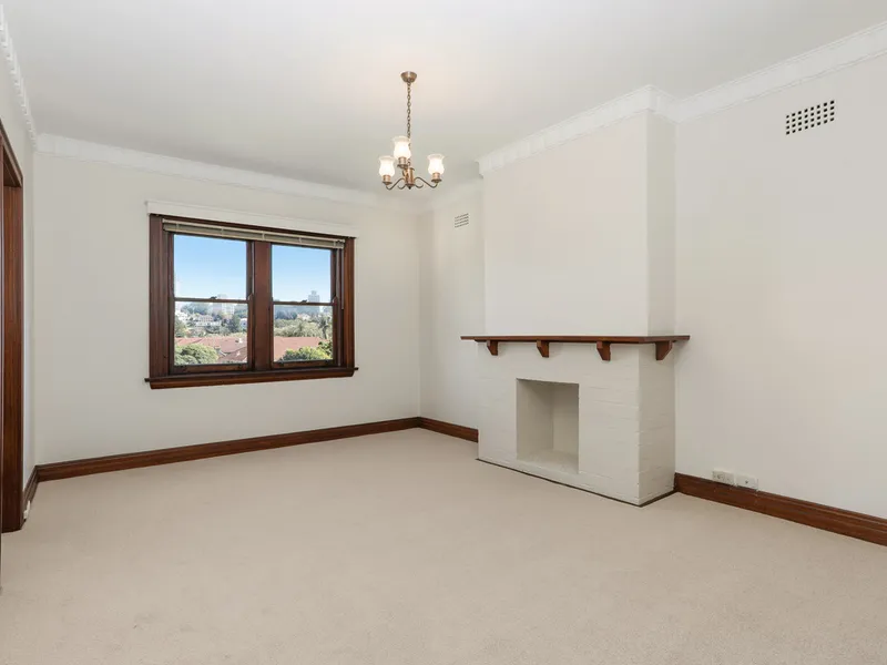 ART DECO LIVING WITH HARBOUR VIEWS - BEST VALUE IN DOUBLE BAY
