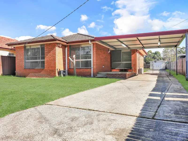 Large Home! Close To Station!