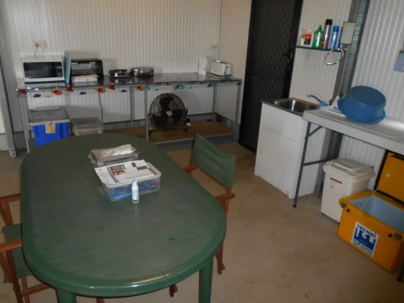 809 SQ.M. BLOCK WITH SHED & LAWN LOCKER AT REAR!