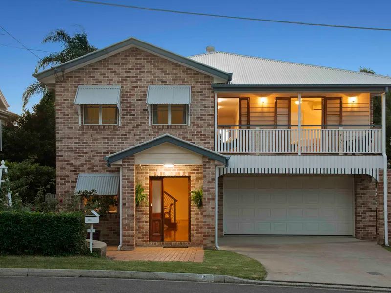 EFFORTLESS FAMILY LIVING, EXCEPTIONAL ENTERTAINING AND CITY VIEWS