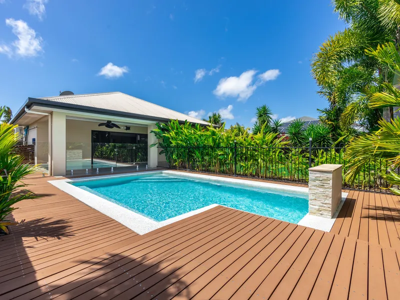 PRIVATE RESORT STYLE FAMILY HOME