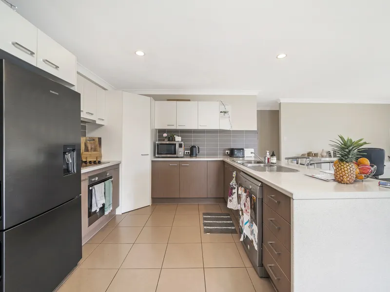 Modern & Spacious Low Maintenance Home