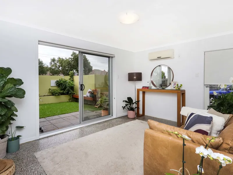 Exclusive Hertford Road living, excellent Sunshine lifestyle