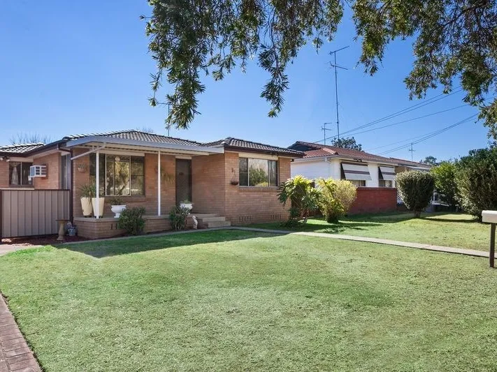 'HOUSE PLUS UPMARKET GRANNY FLAT - IDEAL INVESTMENT OPPORTUNITY