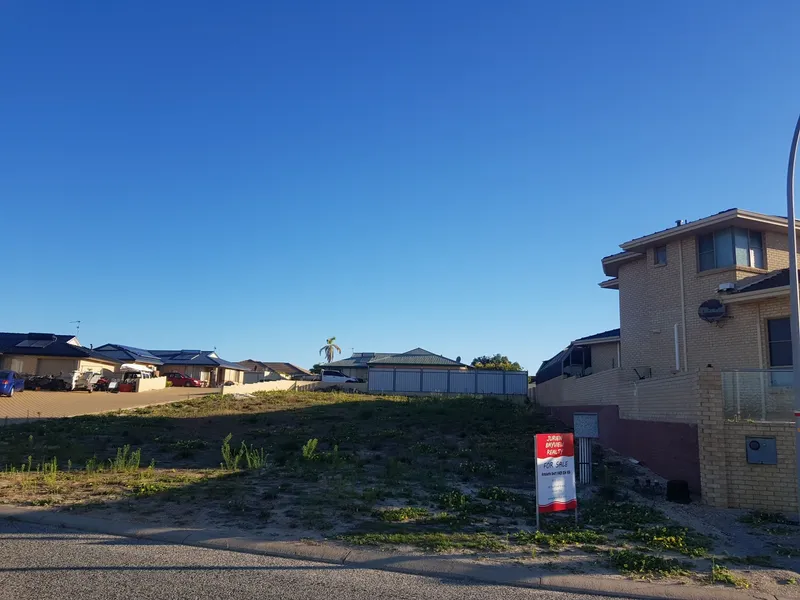 Ranges, Marina, Ocean Views from a 905sqm Block