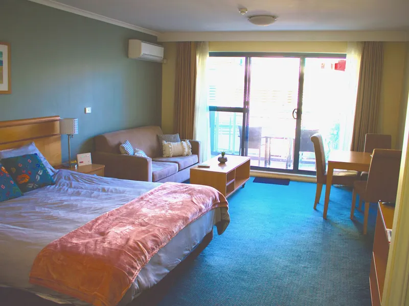 FULLY FURNISHED AT THE OAKS RESORT