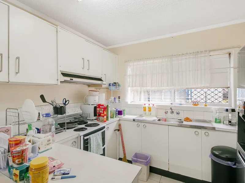 Neat & Tidy 2 Bedroom Unit